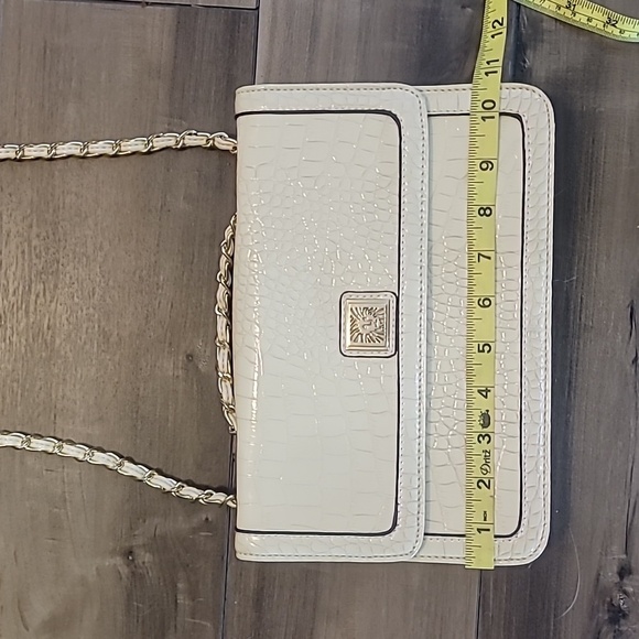 Anne Klein crossbody purse cream croc pattern outside stripes inside chain strap - Picture 11 of 15